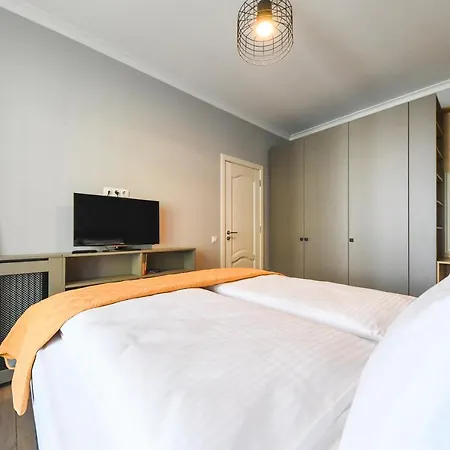 Apartment Lovely One Bedroom *